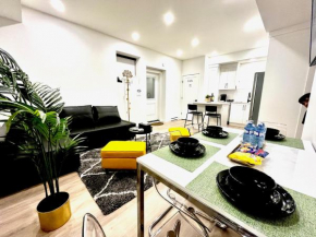 Luxurious & Stylish 2BR P/Suite, Near Vancouver